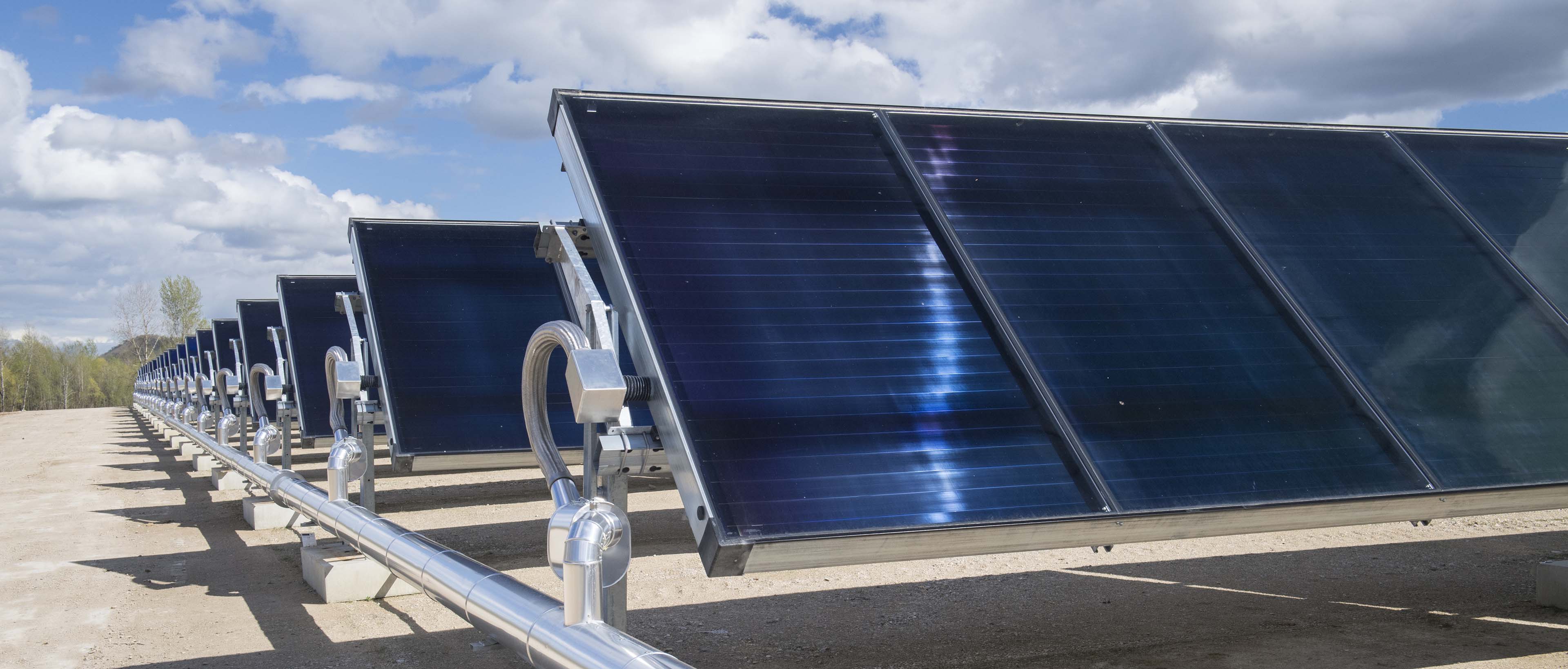 Centrale solaire thermique installée sur le site de l’usine à papier Condat mise en place par NewHeat.