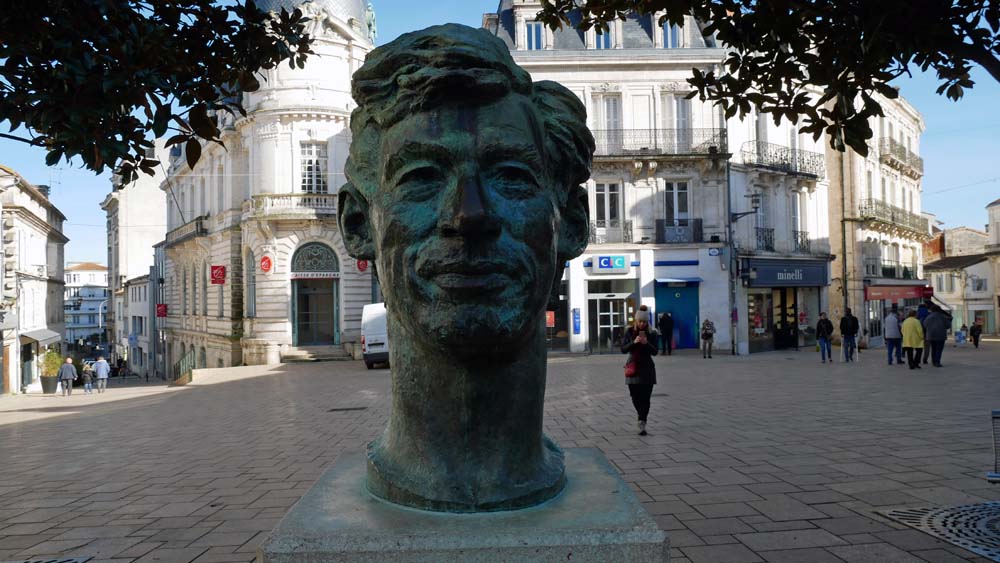 Le buste du dessinateur belge Hergé