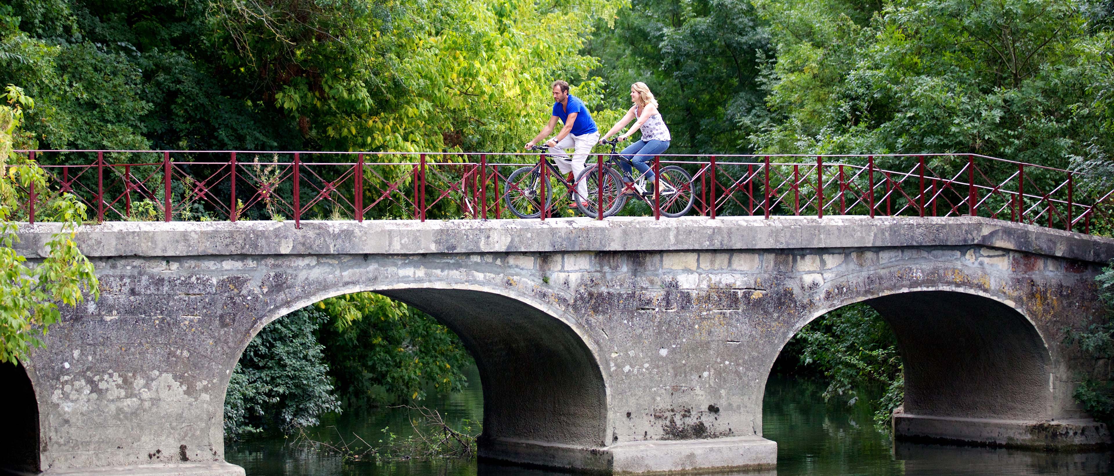 Avec un patrimoine naturel, touristique, architectural et culturel exceptionnel, la Nouvelle-Aquitaine est la 2ème région la plus visitée par les Français. 