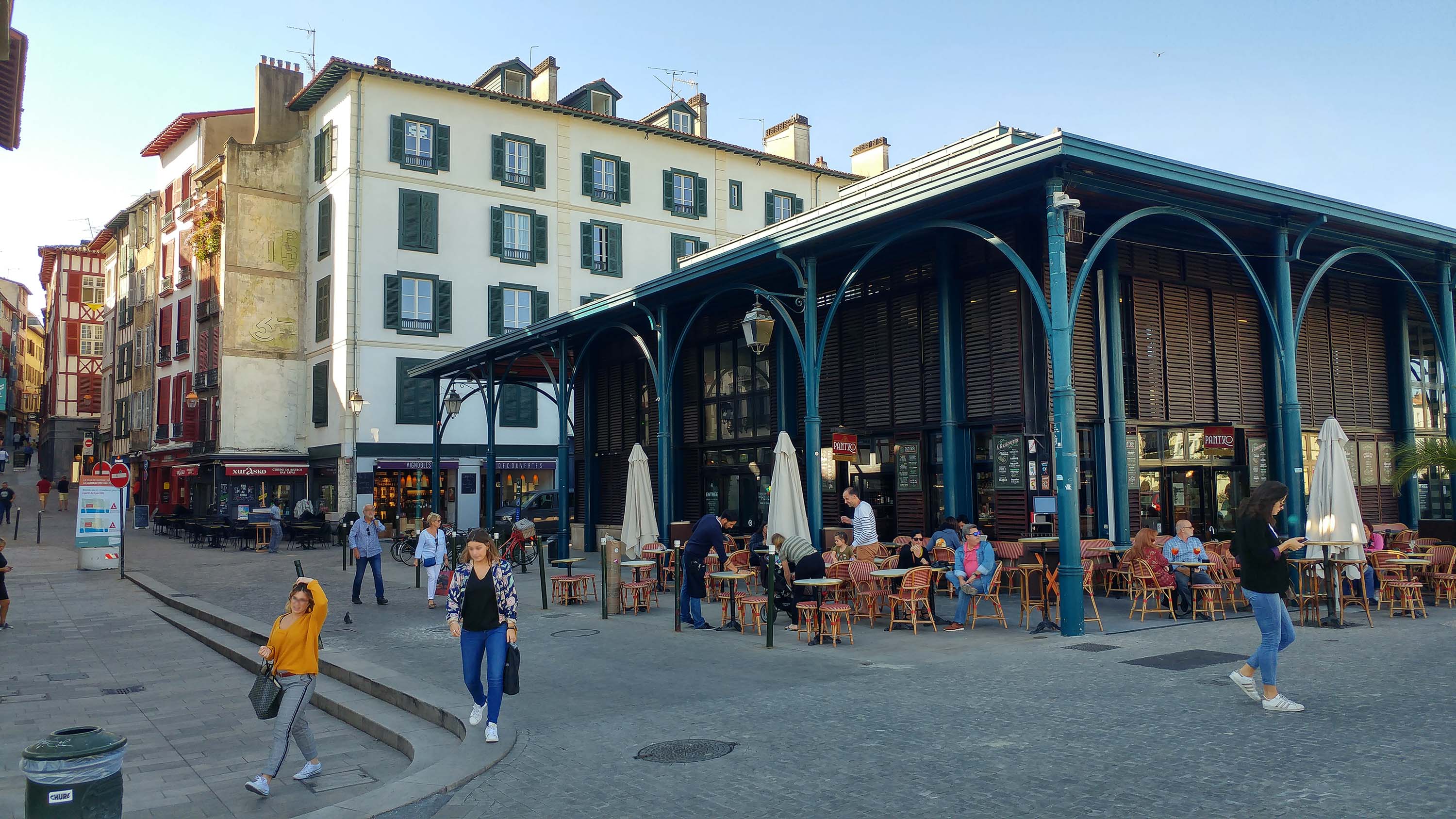 Halles