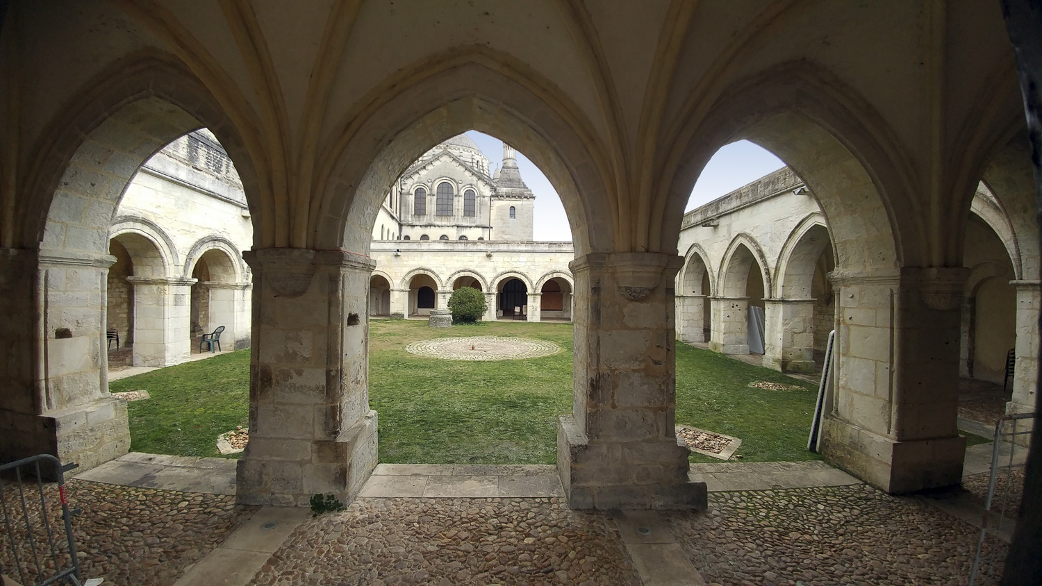 Cathedrale_Saint-Front