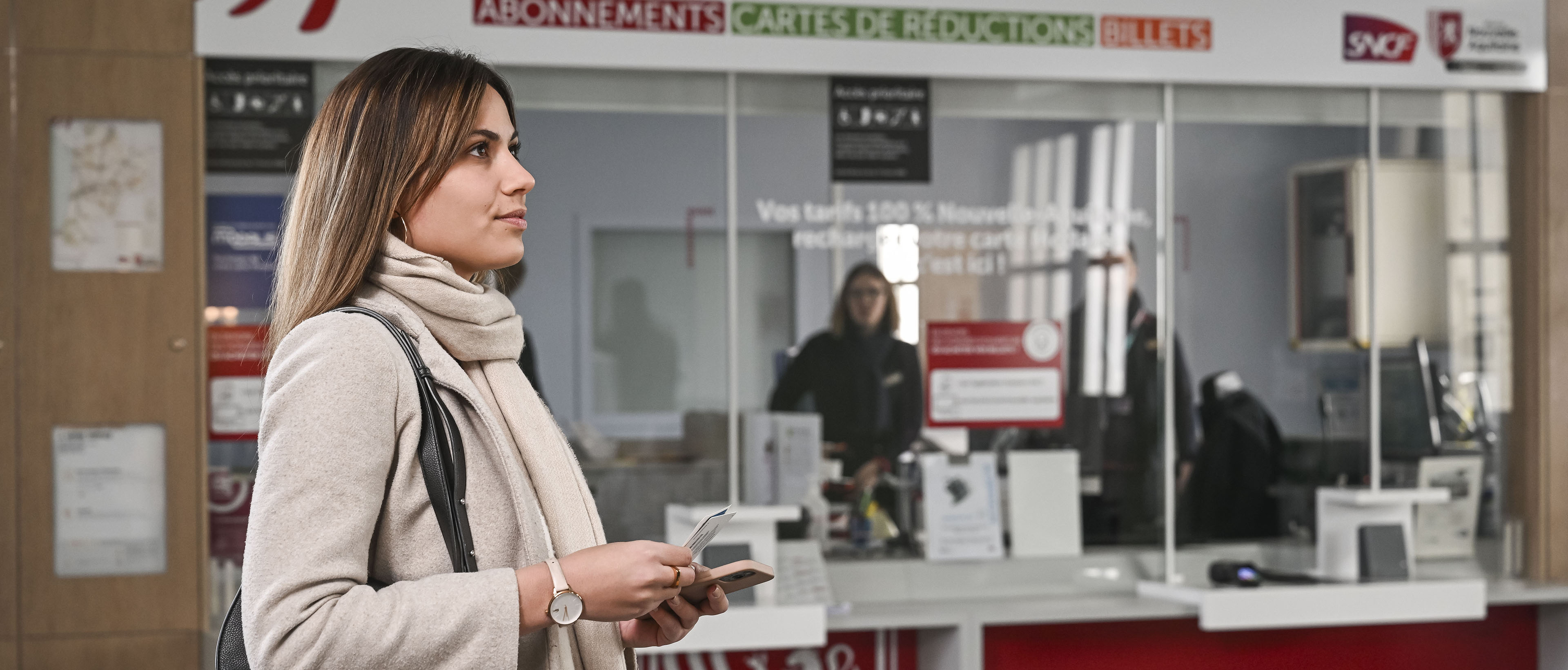 Usagers en gare de Nouvelle-Aquitaine