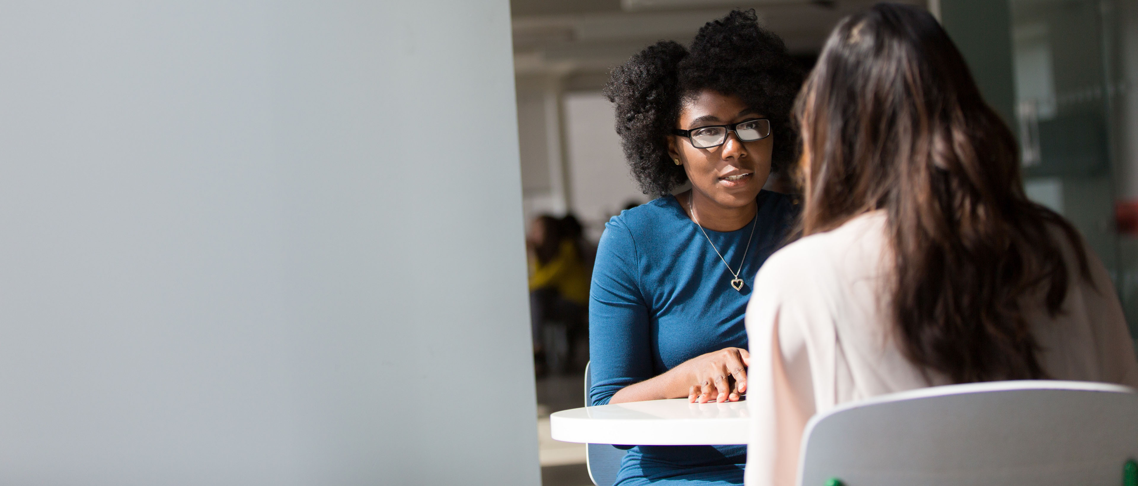 deux femmes en entretien
