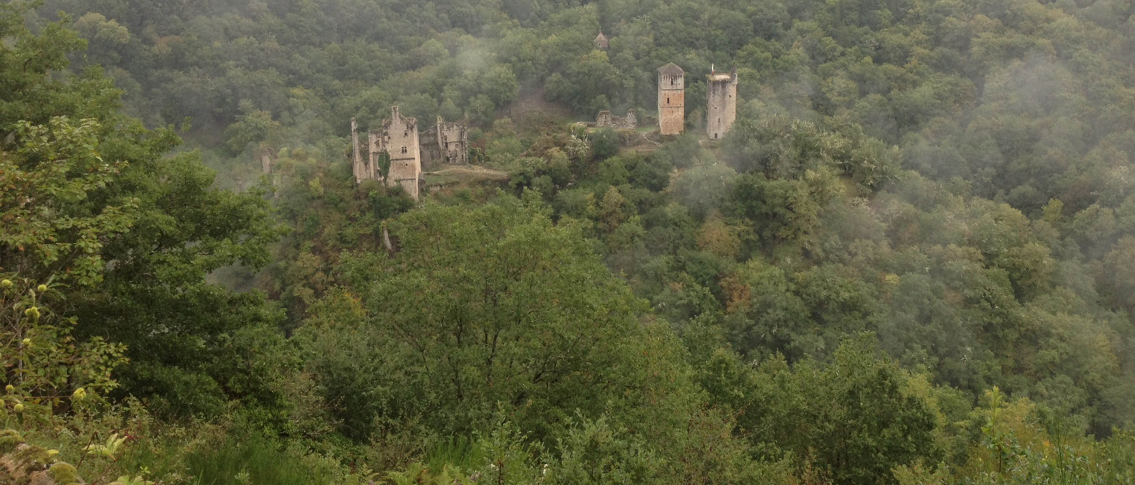 Tours de Merle dans la vallée de la Maronne