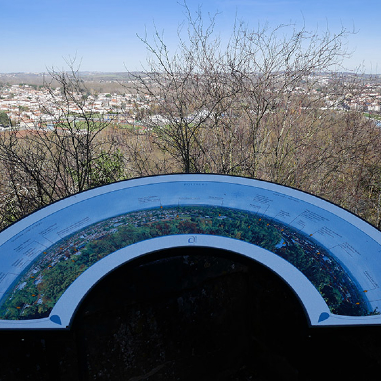 Une table d’orientation sur les remparts d’Angoulême