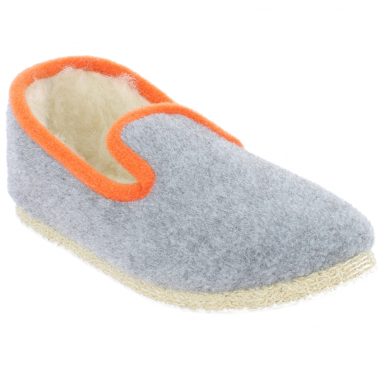 La charentaise se met au goût du jour avec des couleurs vives