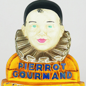 Buste publicitaire de la marque Pierrot Gourmand.