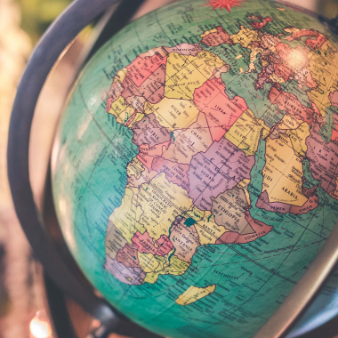 Coopération et développement en Afrique :  et si l’on pensait autrement ? 