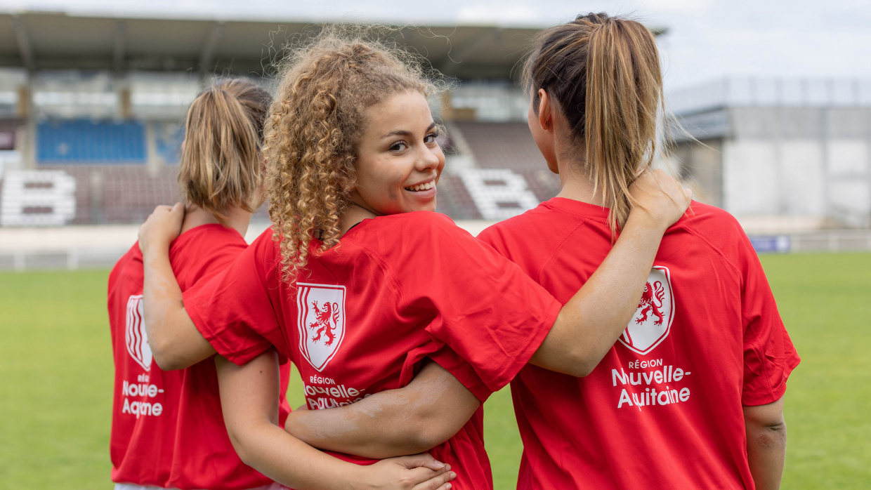 joueuses de rugby avec maillot région