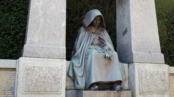 Le monument aux Morts pacifiste de Guéret