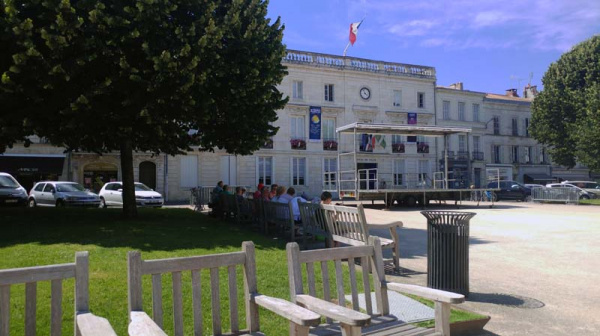 Carnet de Marche- Rochefort- Place Colbert