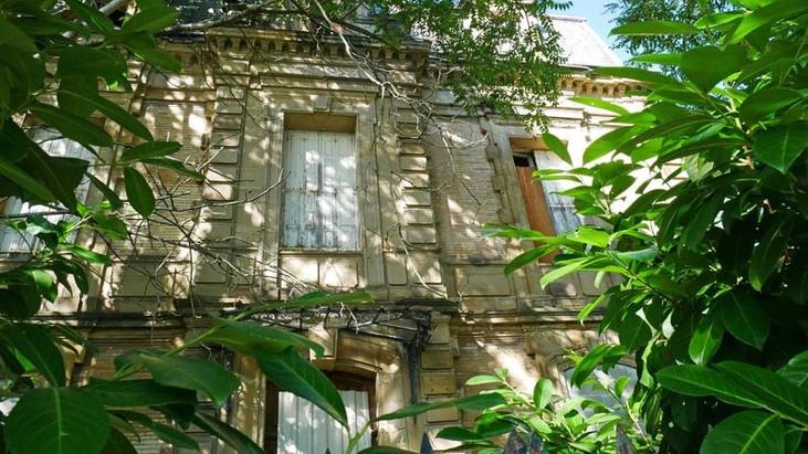 maison-abandonnee-a_la_gare