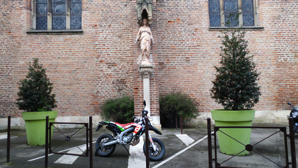 Notre-Dame des Jacobins veille sur l’enduro