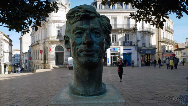 Le buste du dessinateur belge Hergé