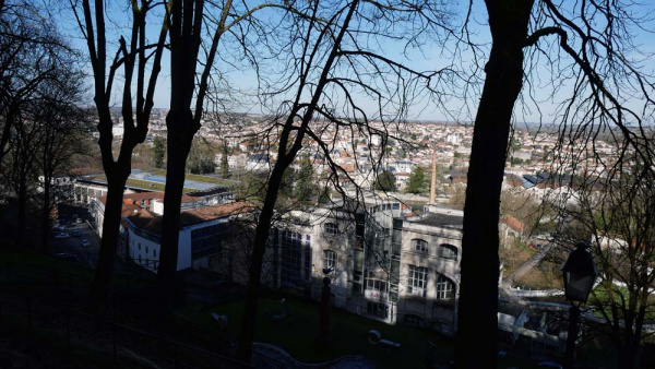 Sculptures monumentales à la gloire du livre 